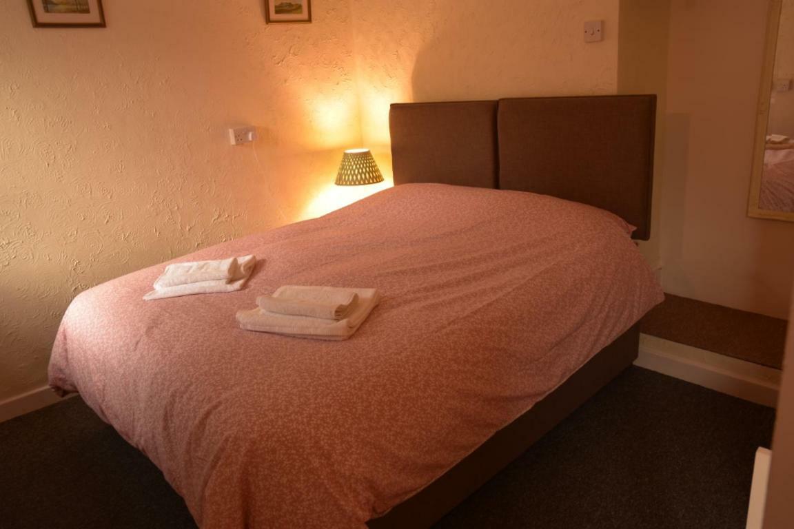 The Snug Apartment คาร์ลไอเอิล ภายนอก รูปภาพ